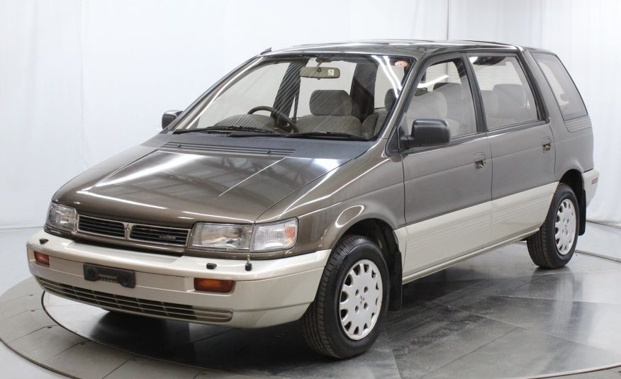 1992 Mitsubishi Chariot MX