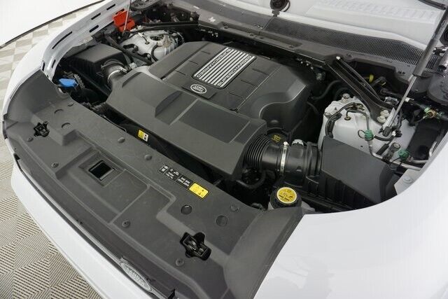 2023 Land Rover Defender V8