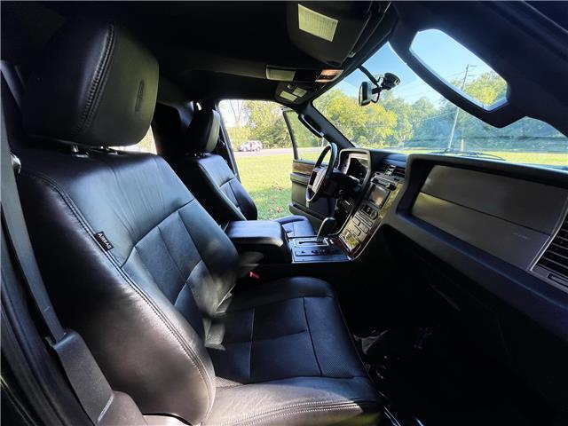 2011 Lincoln Navigator LUXURY LIMOUSINE