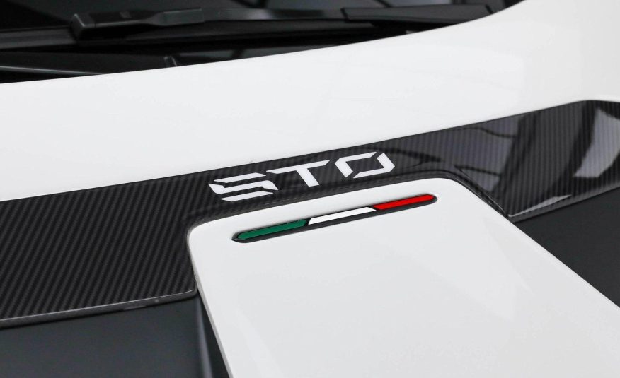 2022 Lamborghini Huracan STO Coupe