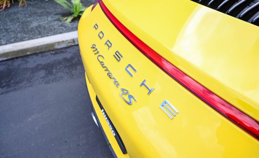 2017 YEL Porsche 911 Carrera 4S