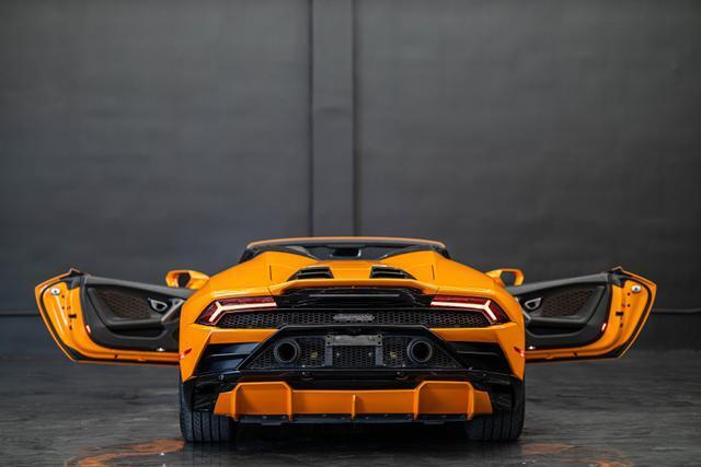 2022 Lamborghini Huracan EVO RWD Spyder Convertible 2D