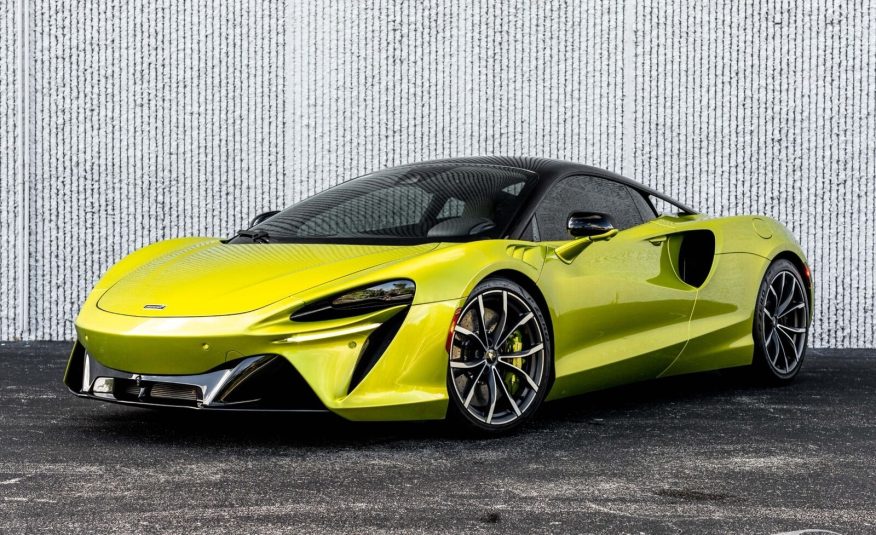 2023 McLaren Artura