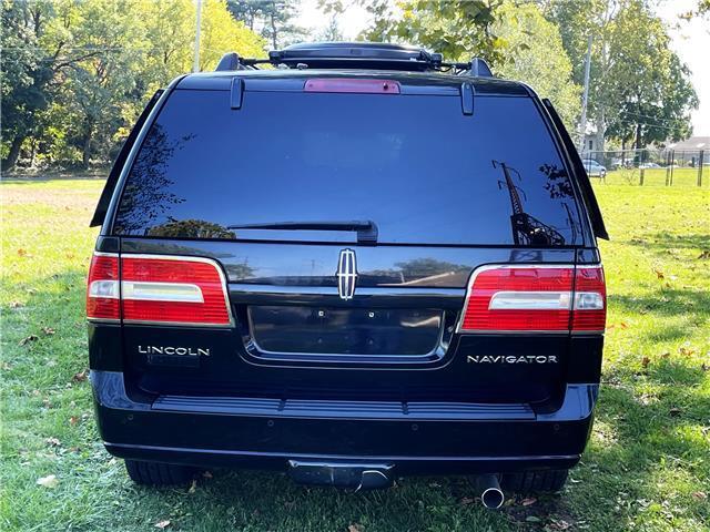 2011 Lincoln Navigator LUXURY LIMOUSINE