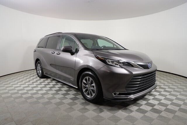 2021 Toyota Sienna XLE