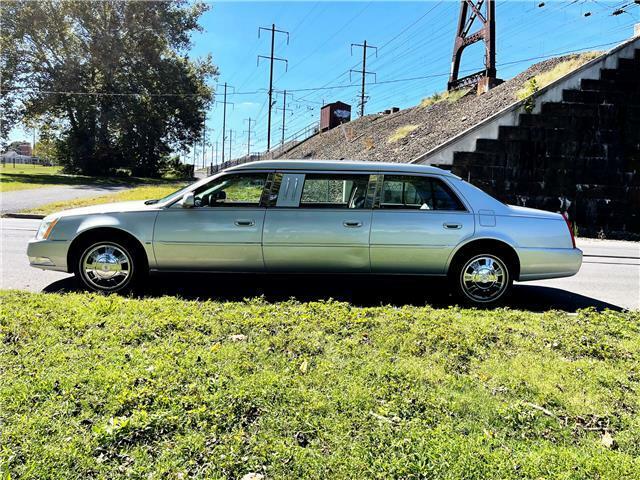 2010 Cadillac DTS Limousine