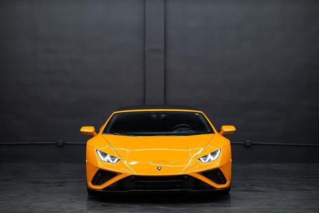 2022 Lamborghini Huracan EVO RWD Spyder Convertible 2D