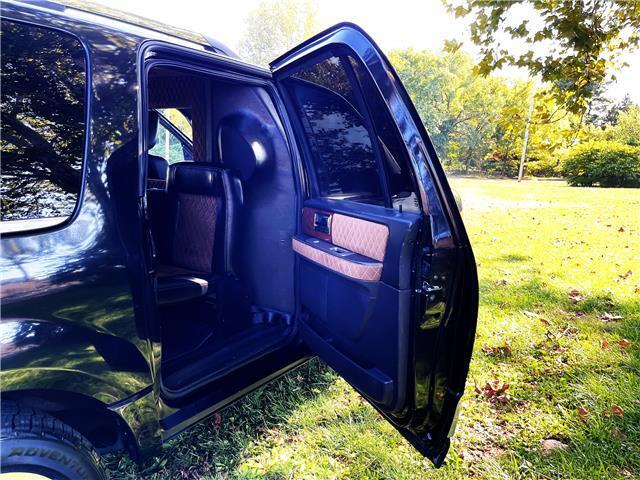 2011 Lincoln Navigator LUXURY LIMOUSINE