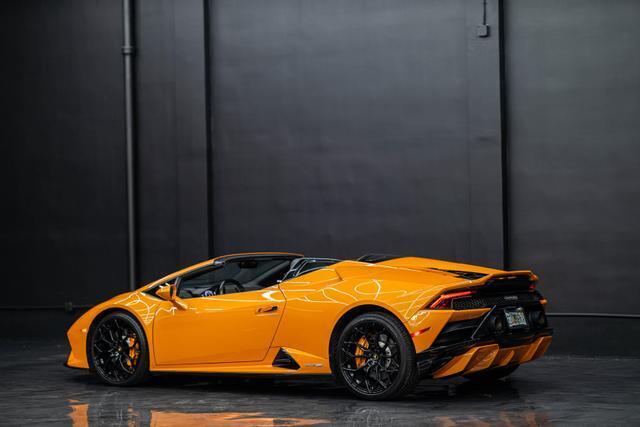 2022 Lamborghini Huracan EVO RWD Spyder Convertible 2D