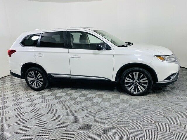 2019 Mitsubishi Outlander ES 52796 Miles Pearl White 4D Sport Utility I4 CVT