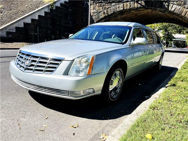 2010 Cadillac DTS Limousine