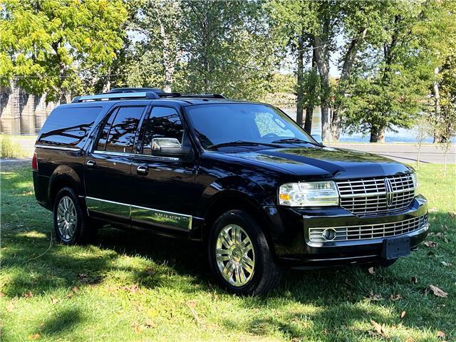 2011 Lincoln Navigator LUXURY LIMOUSINE