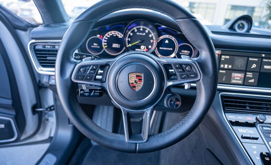 2018 Porsche Panamera Turbo S E-Hybrid