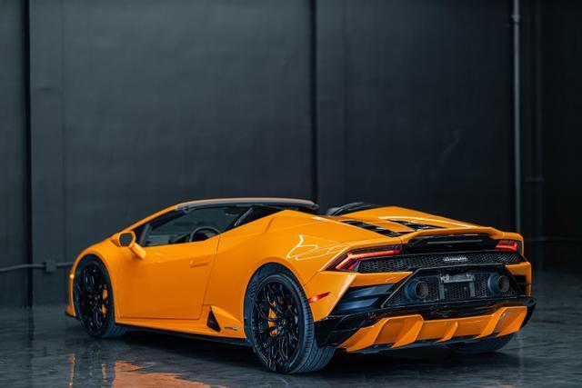 2022 Lamborghini Huracan EVO RWD Spyder Convertible 2D