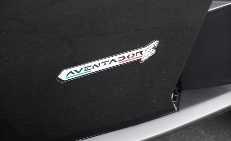 2019 Lamborghini Aventador LP 740-4 S