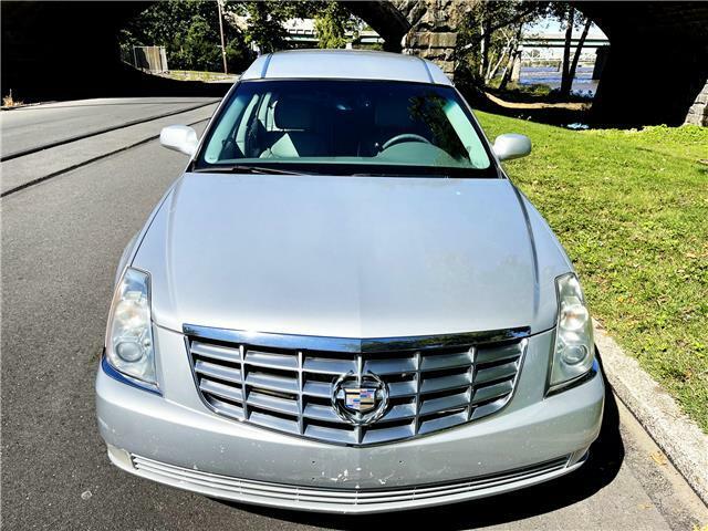2010 Cadillac DTS Limousine