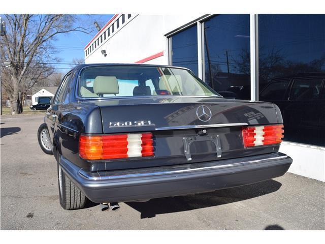 1989 Mercedes-Benz 500-Series 560SEL
