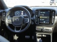 2022 Volvo XC40 R-Design