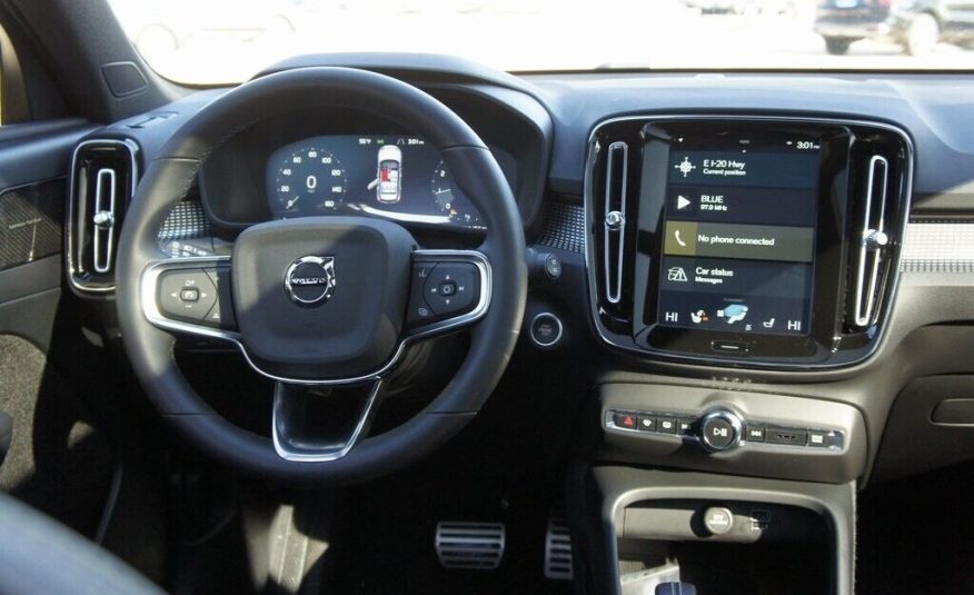 2022 Volvo XC40 R-Design