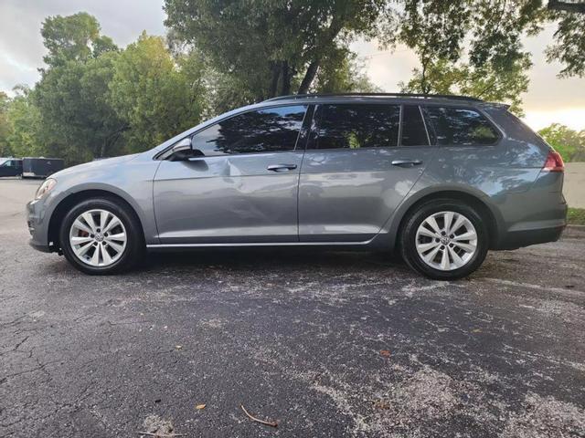 2017 Volkswagen Golf TSI S 4Motion Wagon 4D