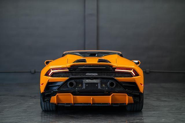 2022 Lamborghini Huracan EVO RWD Spyder Convertible 2D