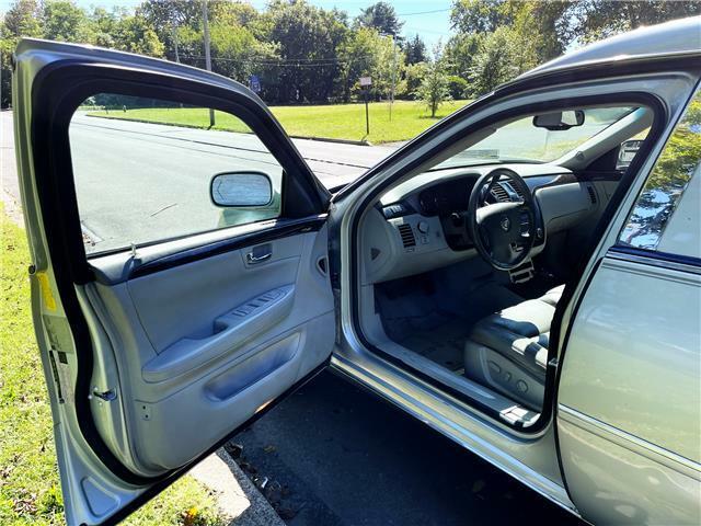 2010 Cadillac DTS Limousine