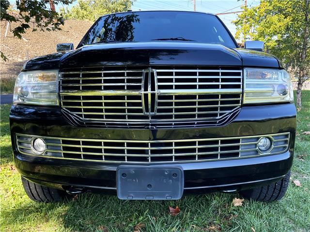 2011 Lincoln Navigator LUXURY LIMOUSINE