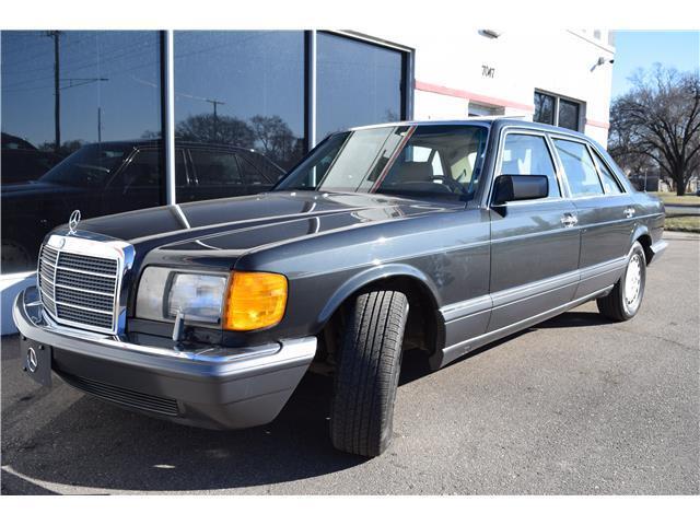 1989 Mercedes-Benz 500-Series 560SEL