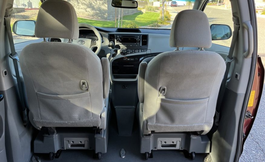 2014 Toyota Sienna LE Power Side-Entry