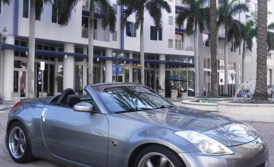 2006 Nissan 350Z Custom 350Z 6 Speed Convertible