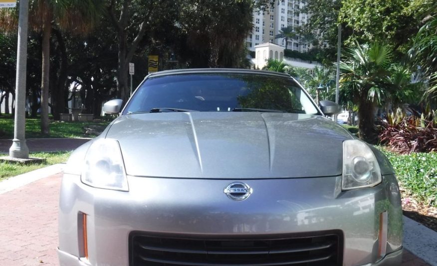 2006 Nissan 350Z Custom 350Z 6 Speed Convertible