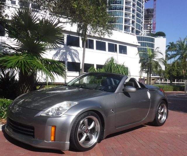 2006 Nissan 350Z Custom 350Z 6 Speed Convertible