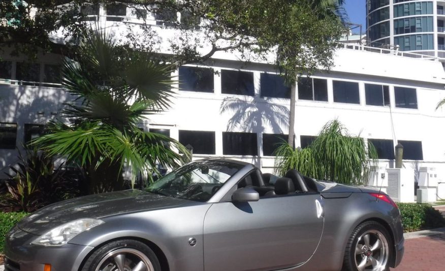 2006 Nissan 350Z Custom 350Z 6 Speed Convertible