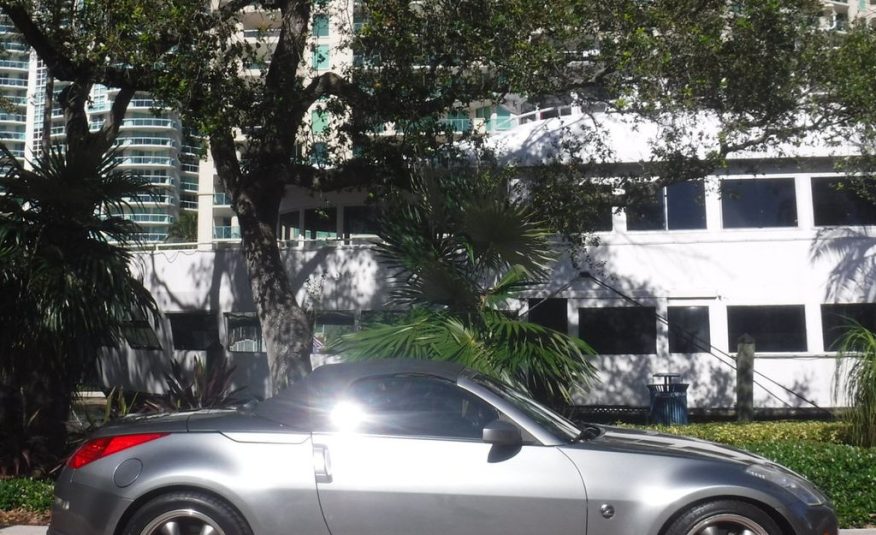 2006 Nissan 350Z Custom 350Z 6 Speed Convertible
