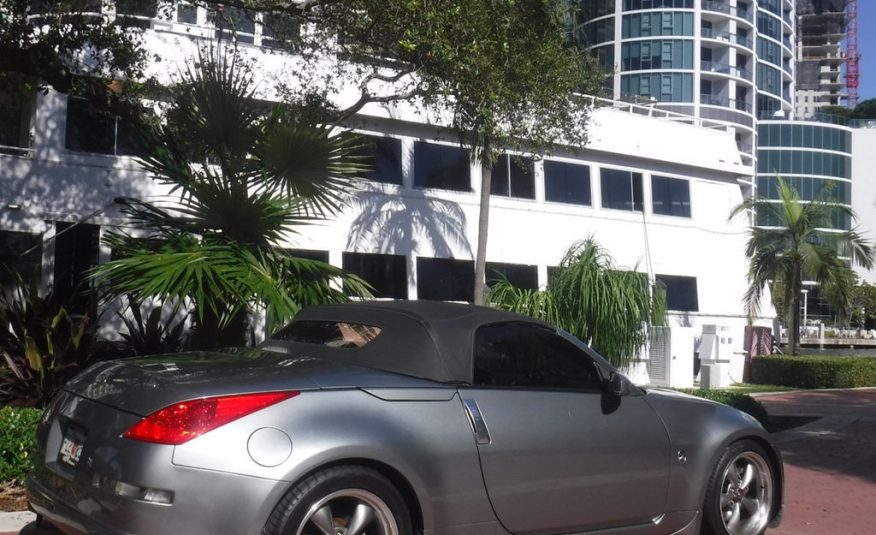 2006 Nissan 350Z Custom 350Z 6 Speed Convertible