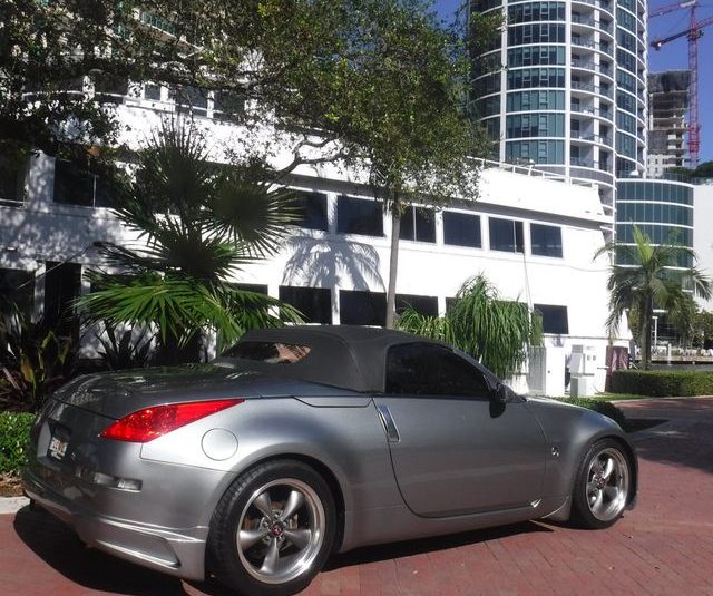 2006 Nissan 350Z Custom 350Z 6 Speed Convertible