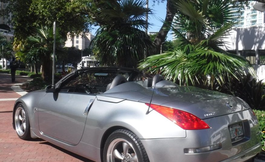 2006 Nissan 350Z Custom 350Z 6 Speed Convertible