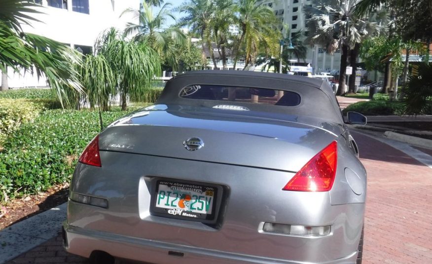 2006 Nissan 350Z Custom 350Z 6 Speed Convertible