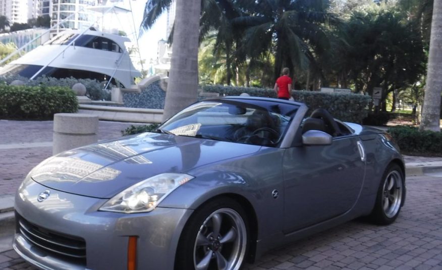 2006 Nissan 350Z Custom 350Z 6 Speed Convertible
