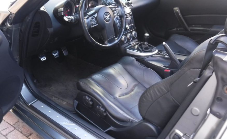 2006 Nissan 350Z Custom 350Z 6 Speed Convertible