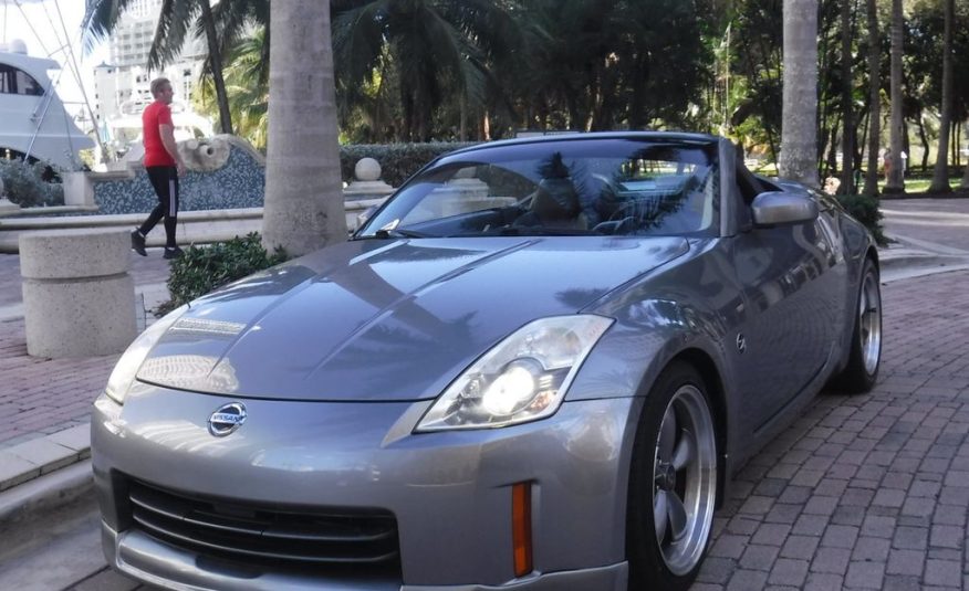 2006 Nissan 350Z Custom 350Z 6 Speed Convertible