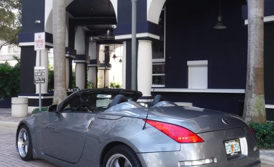 2006 Nissan 350Z Custom 350Z 6 Speed Convertible