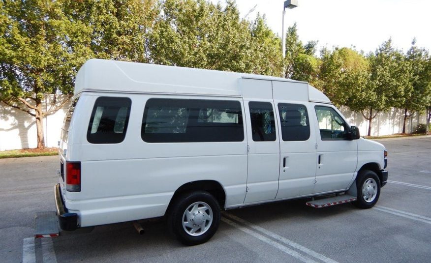 2013 Ford Econoline Cargo Van E-150