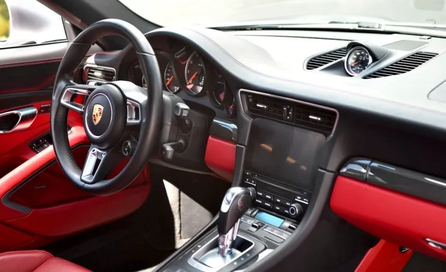 2019 Porsche 911 Turbo S Cabriolet
