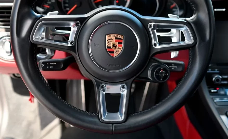 2019 Porsche 911 Turbo S Cabriolet