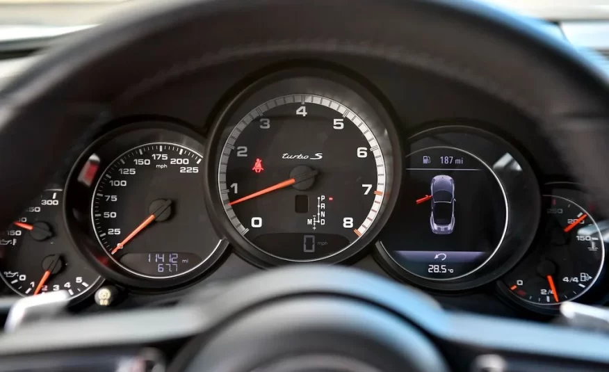 2019 Porsche 911 Turbo S Cabriolet