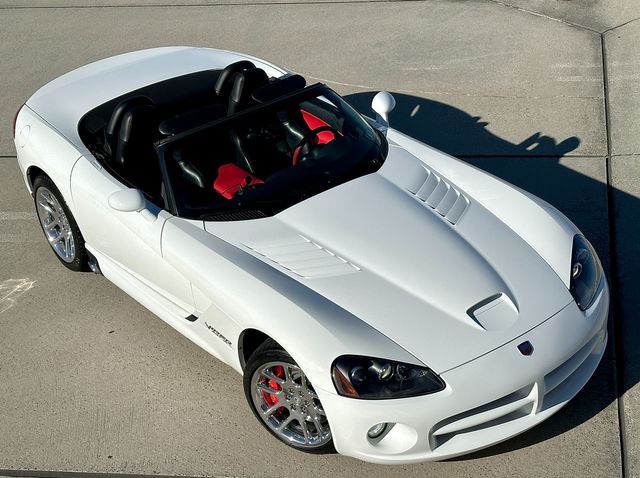 2004 Dodge Viper SRT10