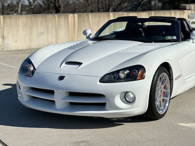 2004 Dodge Viper SRT10