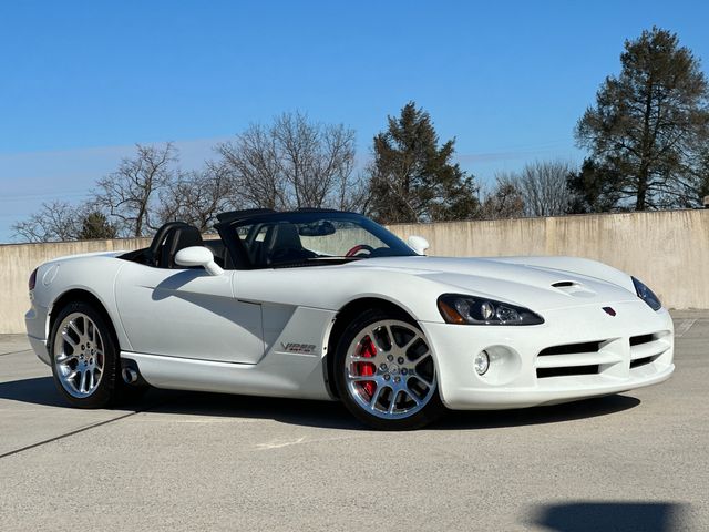 2004 Dodge Viper SRT10