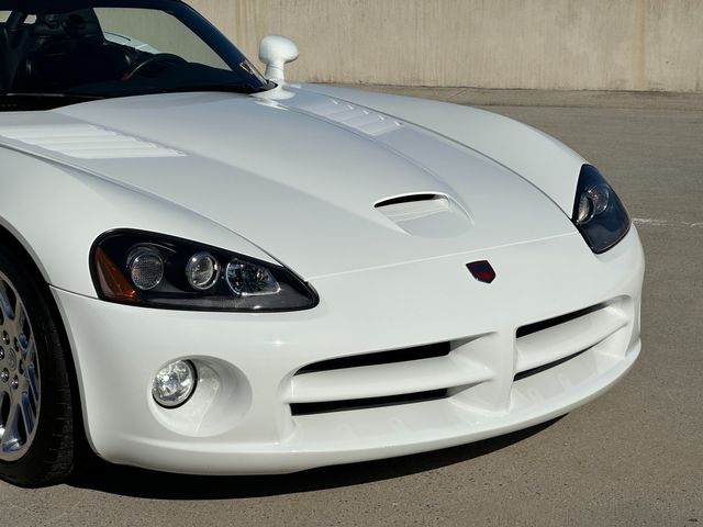 2004 Dodge Viper SRT10